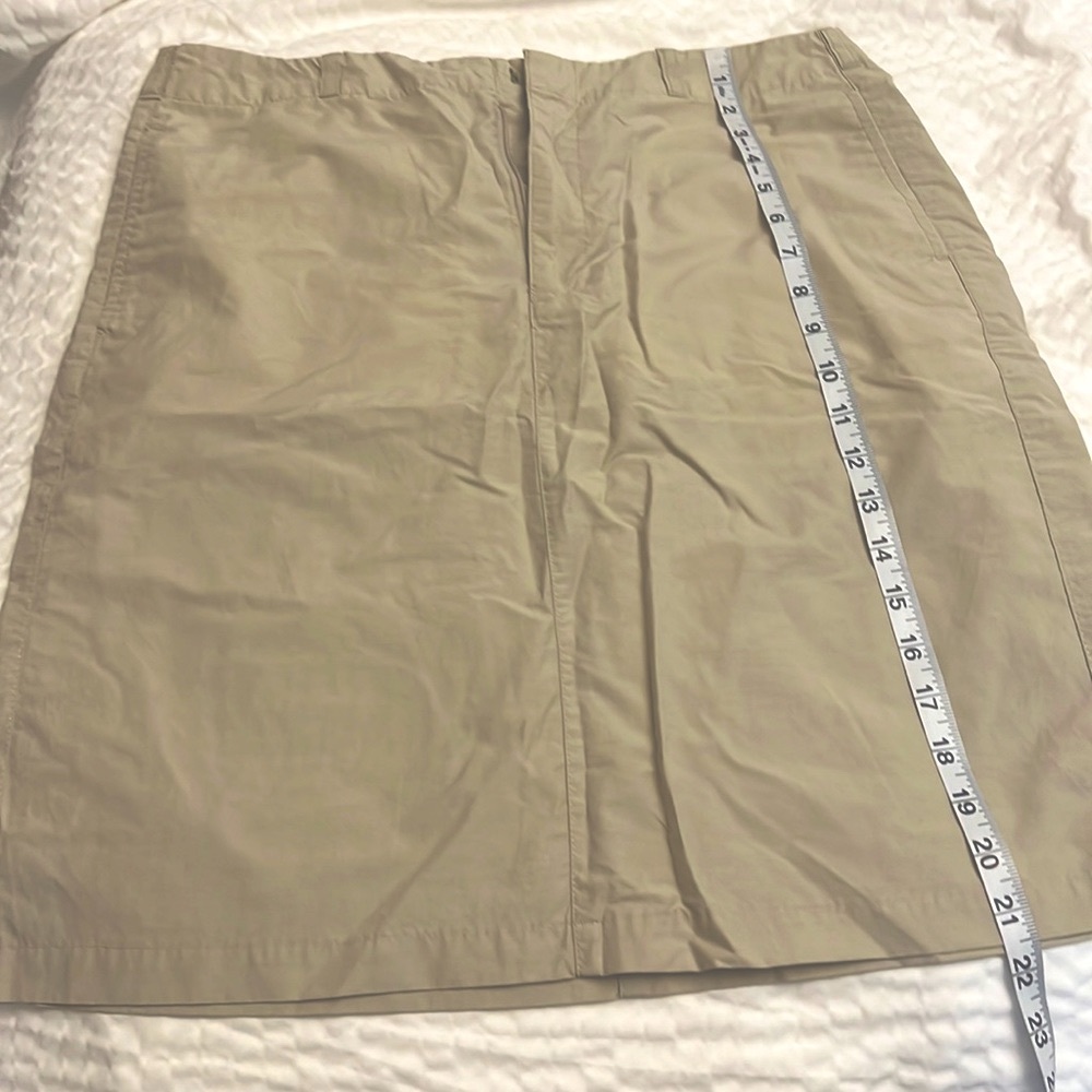 Women”s khaki skirt. Size 10